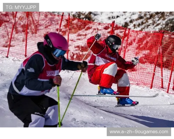 冬奥自由式滑雪选手完成四周转体